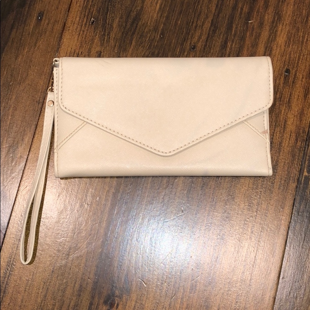 Cream clutch